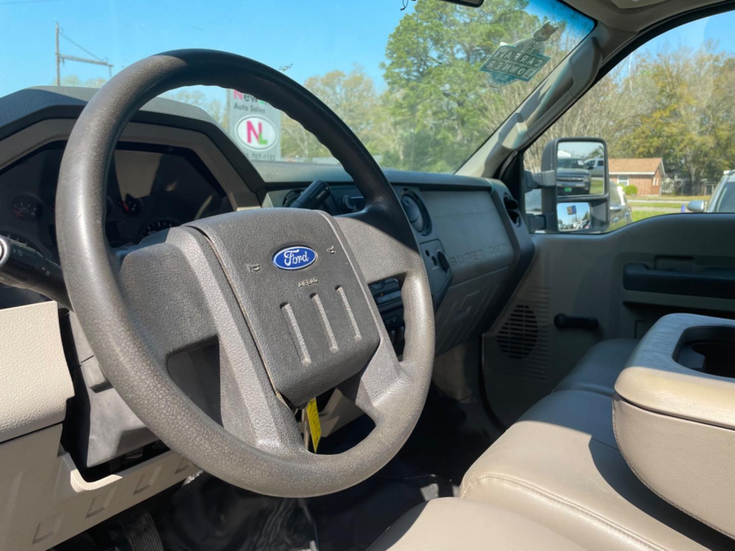 2008 WHITE FORD F-350 SUPERDUTY XL (1FTWX31R28E) with an 6.4L engine, Automatic transmission, located at 5103 Dorchester Rd., Charleston, SC, 29418-5607, (843) 767-1122, 36.245171, -115.228050 - Photo#15